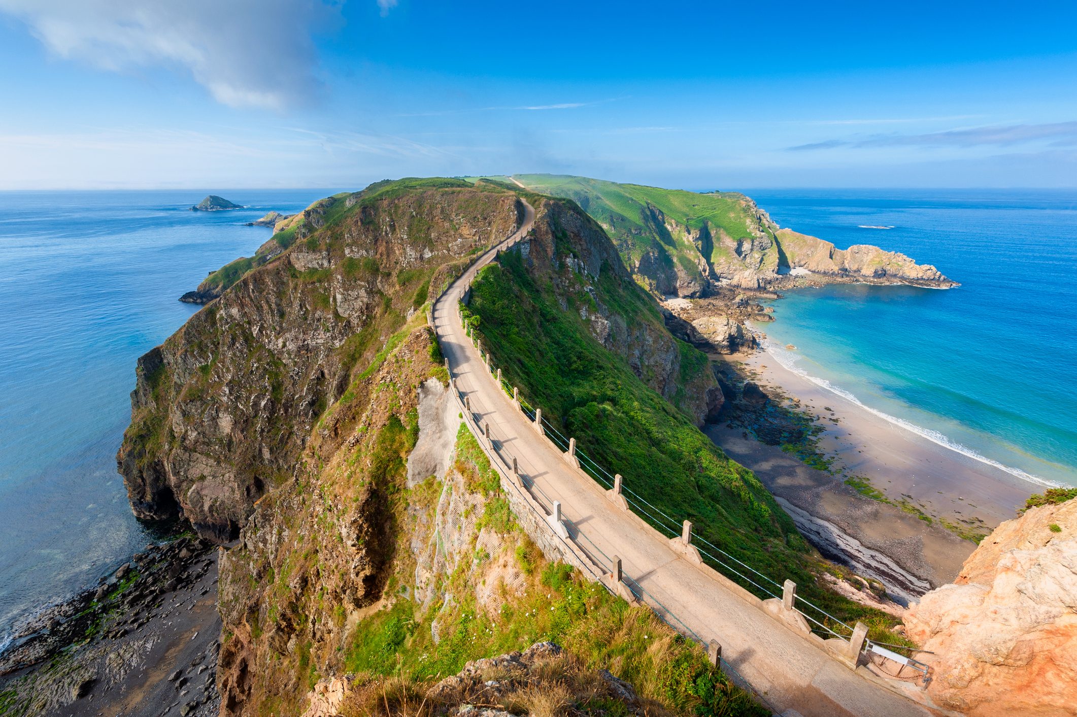 A view of a path connecting two islands in Sark