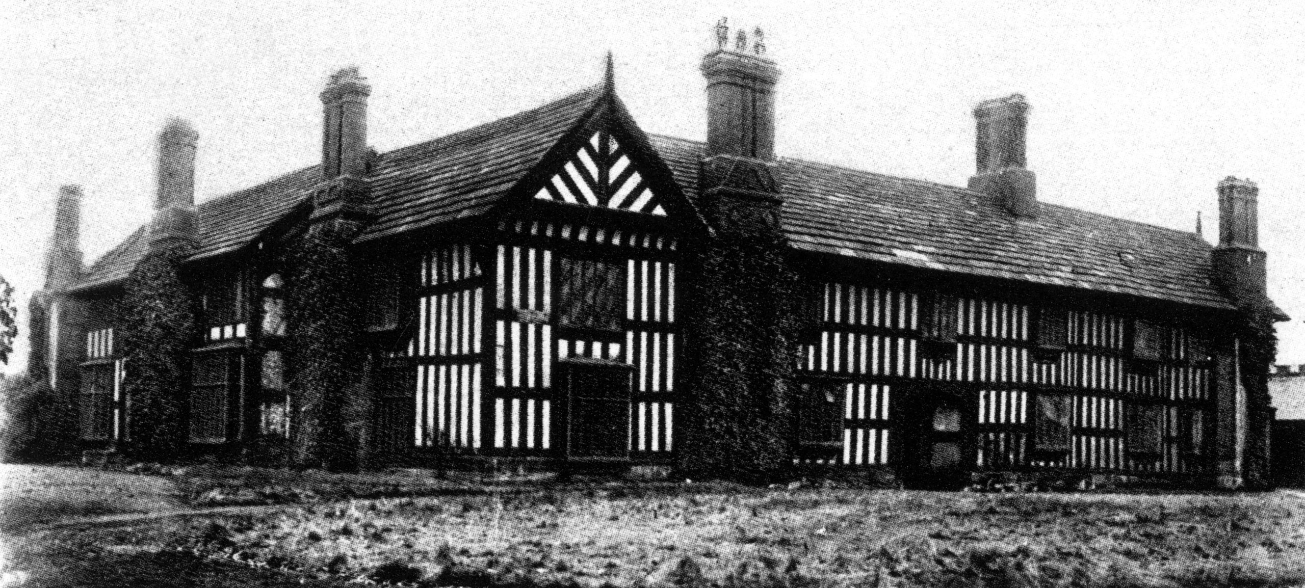 Agecroft Hall in black and white from before it moved to the US