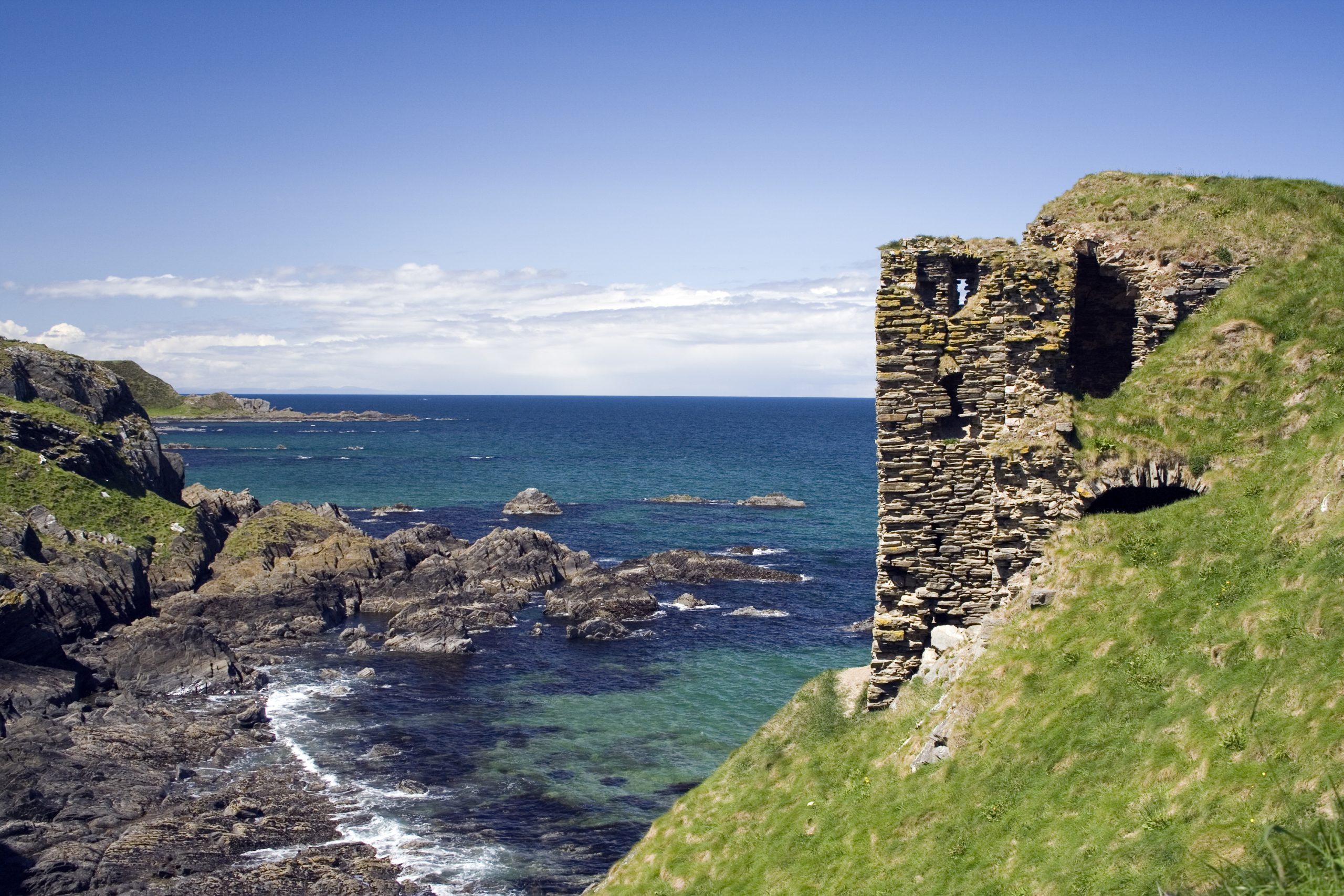 Findlater Castle, Ruins on sunny day